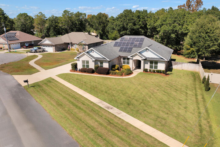 Property Photo:  5364 Wyndell Circle  FL 32539 