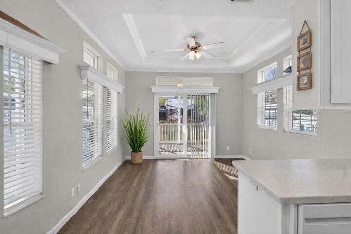 Property Photo: 44 E Bradley Street #6 FL 32550