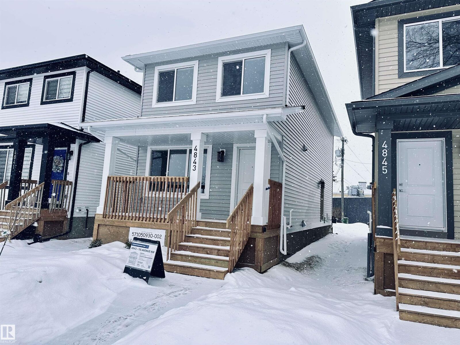 Property Photo:  4843 115 Avenue NW  AB T5W 0W3 