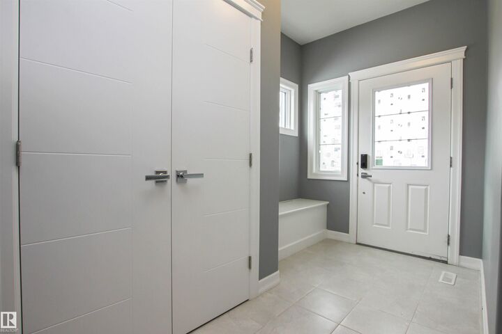 Property Photo:  3334 Hilton Crescent NW  AB T6M 0N5 