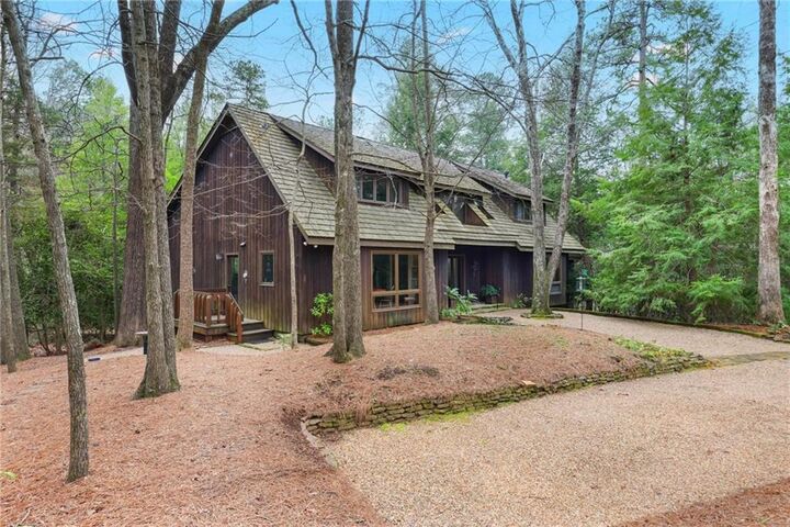 Property Photo: 933 Greymont Circle NW GA 30064