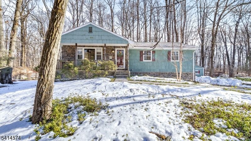 Property Photo:  26 Winding Way  NJ 08848 