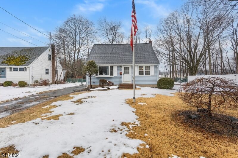 Property Photo:  336 W Crescent Pkwy  NJ 07080 