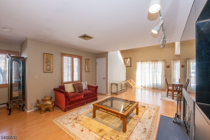 Property Photo: 11 Cerone Ct NJ 07052