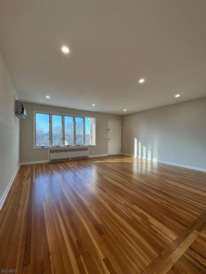 Property Photo:  639 Oakdene Ave  NJ 07657 