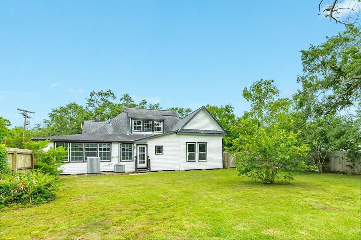 Property Photo: 336 N Rockisland Street TX 77515