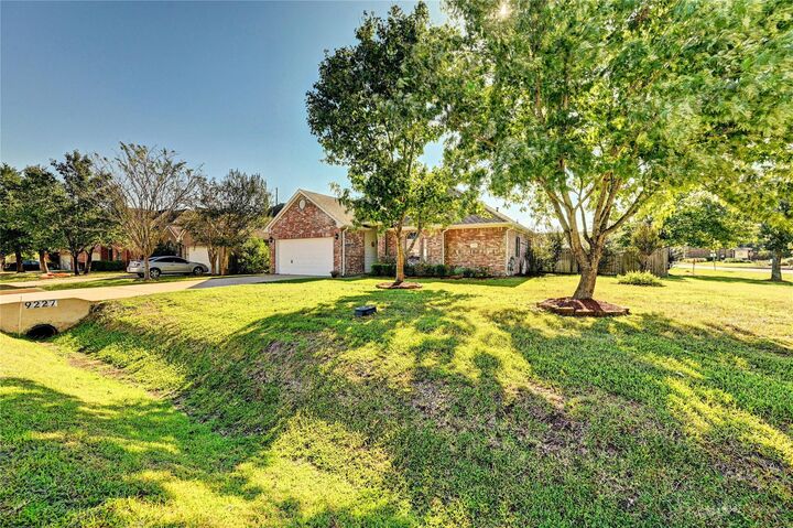 Property Photo:  9227 Hidden Lake E  TX 77354 