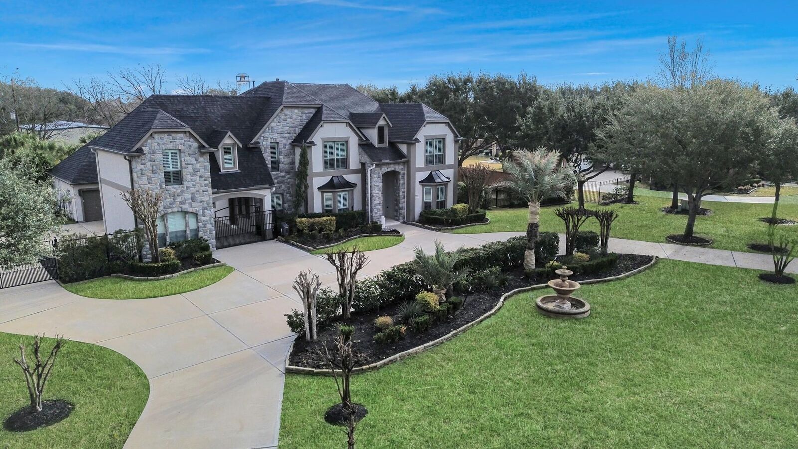 Property Photo: 2211 Braer Ridge Drive TX 77494