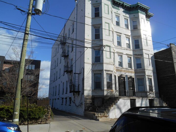 Property Photo:  228 Ogden Ave 3A  NJ 07307 