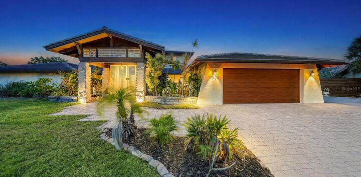 Property Photo:  5500 Merrimac Drive  FL 34231 