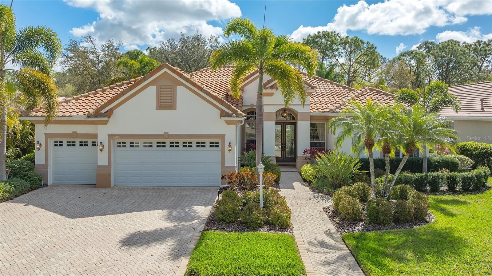Property Photo:  8215 Waterview Boulevard  FL 34202 