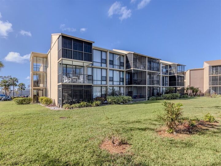 Property Photo:  618 Bird Bay Drive S 216  FL 34285 