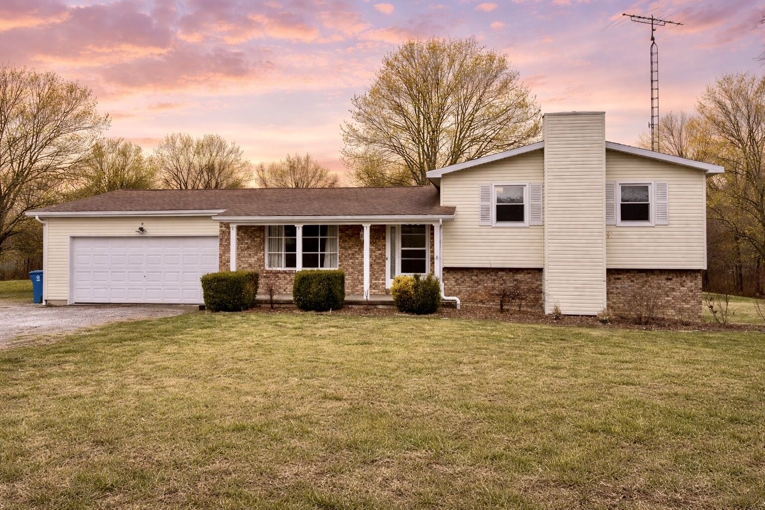 Property Photo:  16846 E Payton Road  IL 62872 