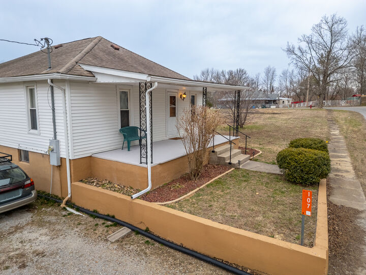 Property Photo: 107 N Seminary Street IL 62922
