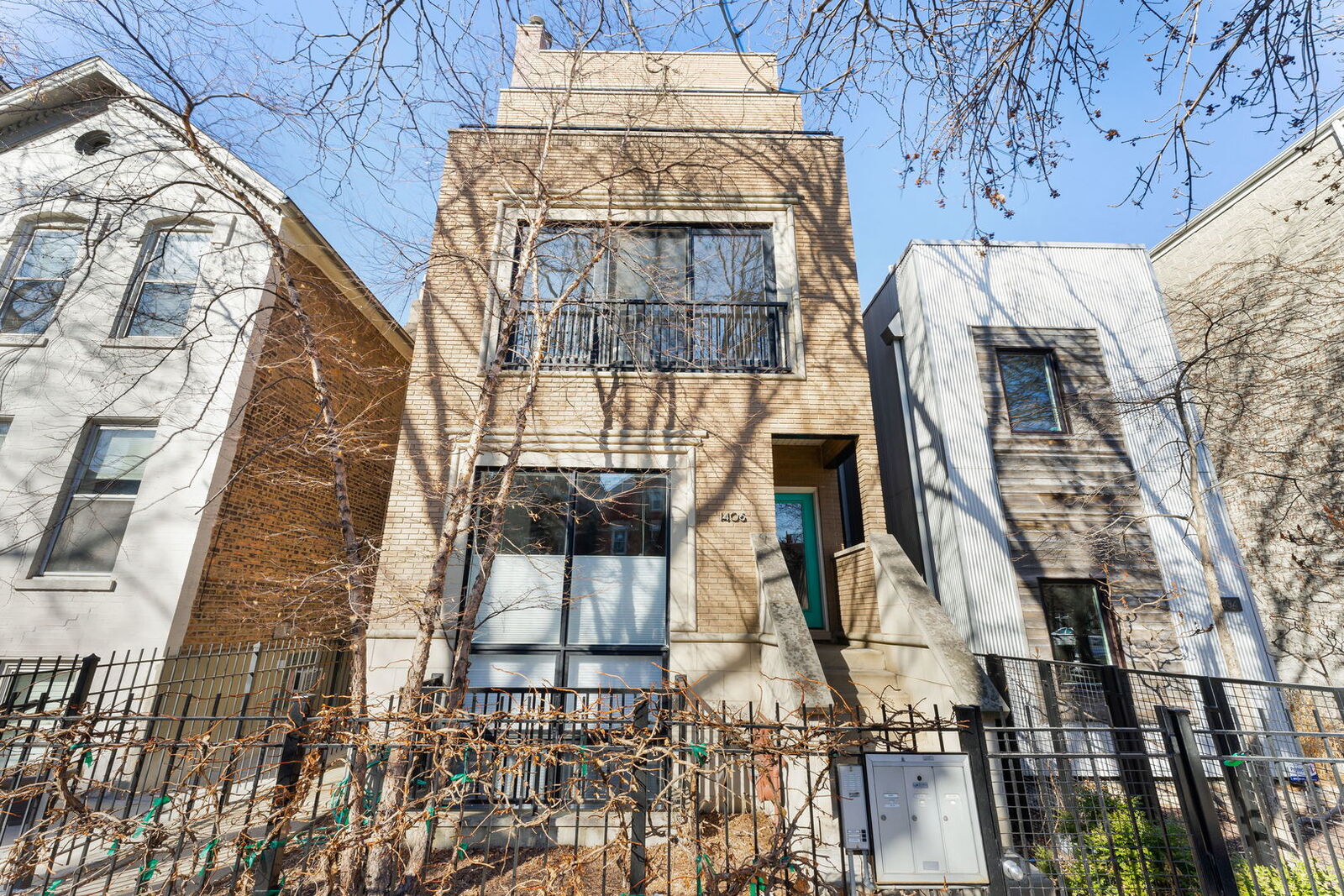 Property Photo: 1406 W Ohio Street 3 IL 60642