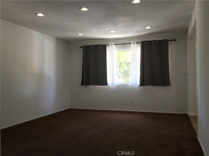 Property Photo:  128 W 9th Street 3  CA 90813 