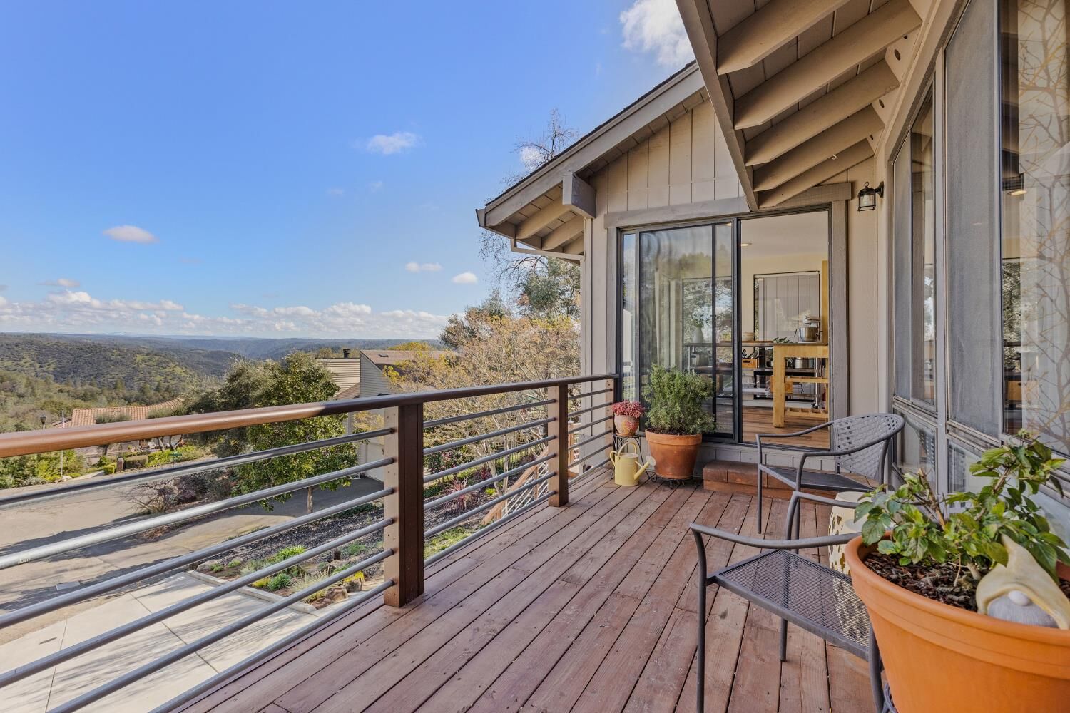 Property Photo: 413 Orchard Court CA 95603