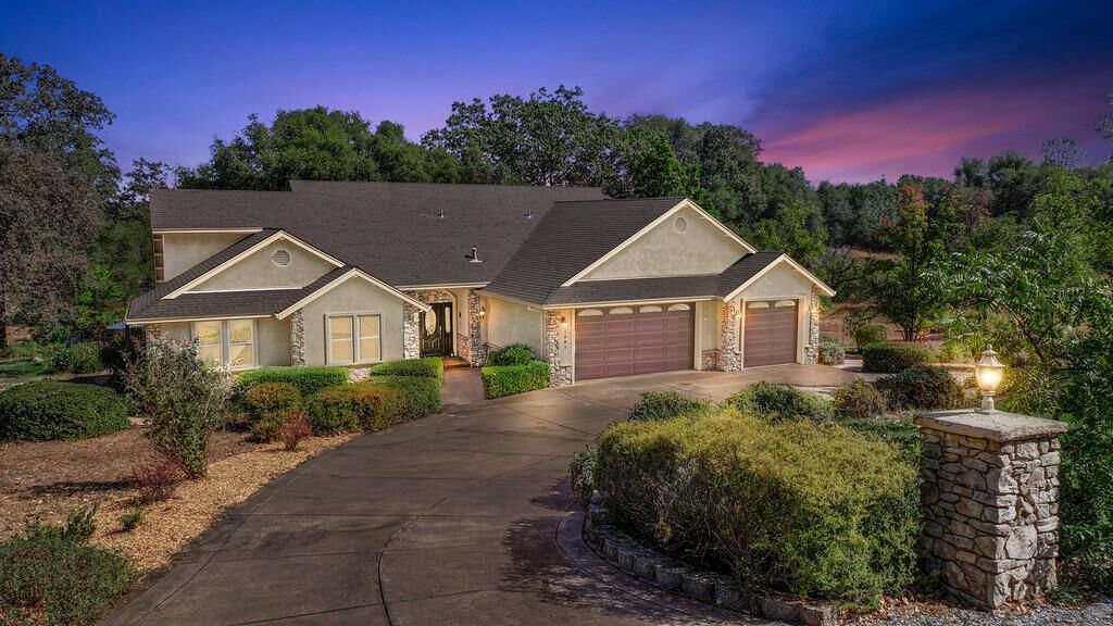 Property Photo:  3501 Walnut Hill Drive  CA 95614 