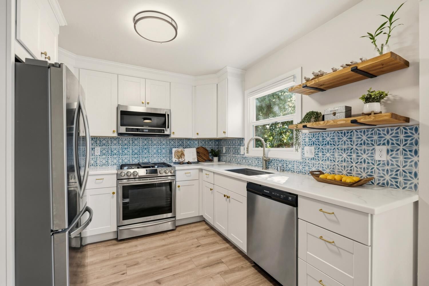 Property Photo:  161 Summit Street  CA 95603 