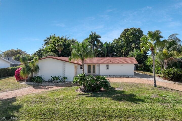 Property Photo:  523 E Valley Drive  FL 34134 