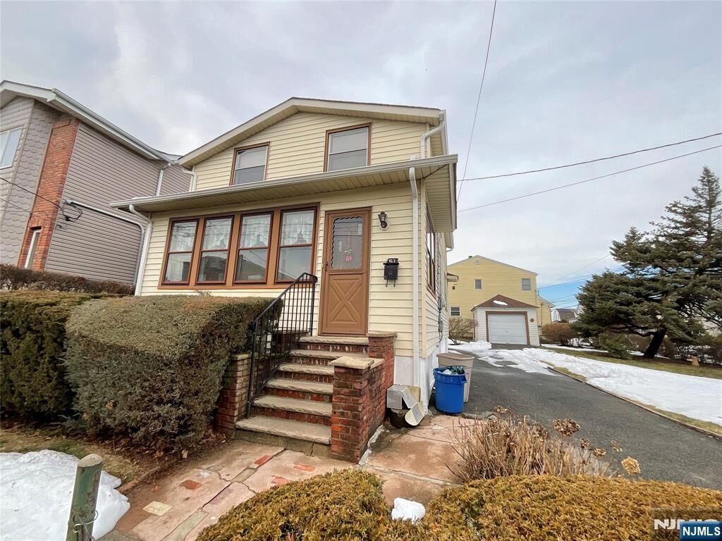 Property Photo:  51 Gold Street  NJ 07031 