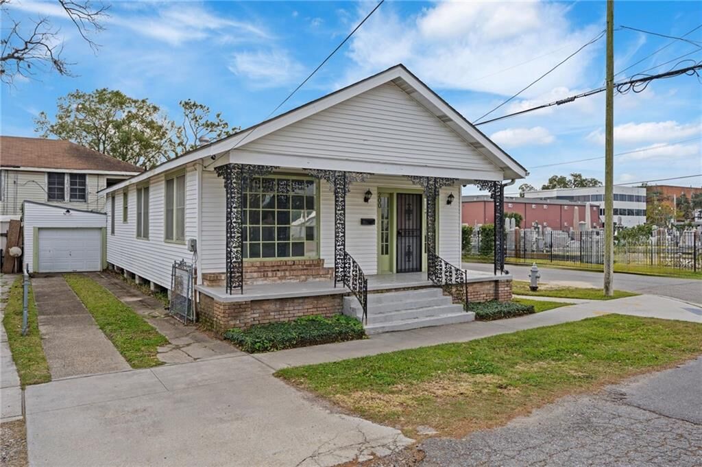 Property Photo: 200 Helena Street LA 70119