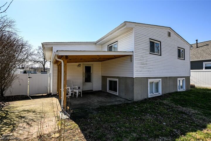 Property Photo:  963 Winston Street  OH 44314 