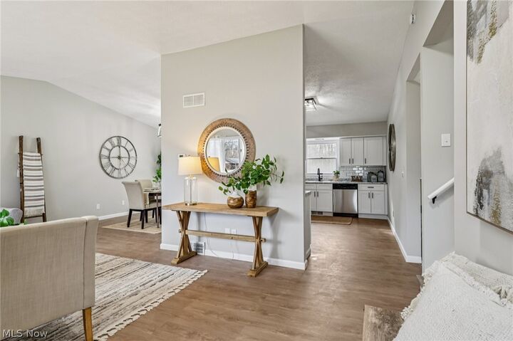 Property Photo:  2829 Tibbetts Wick Road  OH 44425 