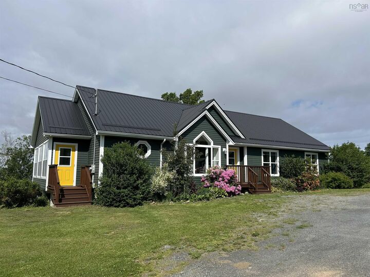 Property Photo: 14 Pembroke Wharf Road NS B0N 2A0