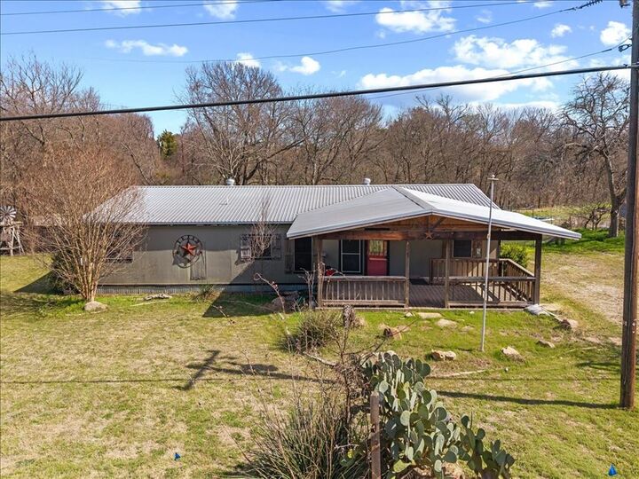 Property Photo:  1021 Saralvo Road  TX 76065 