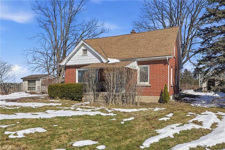 Property Photo: 74 Freelton Road ON L8B 0Z3