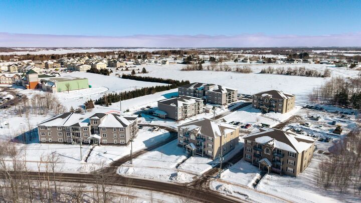 Property Photo: 204 Shakespeare Drive 308 PE C1B 4B7