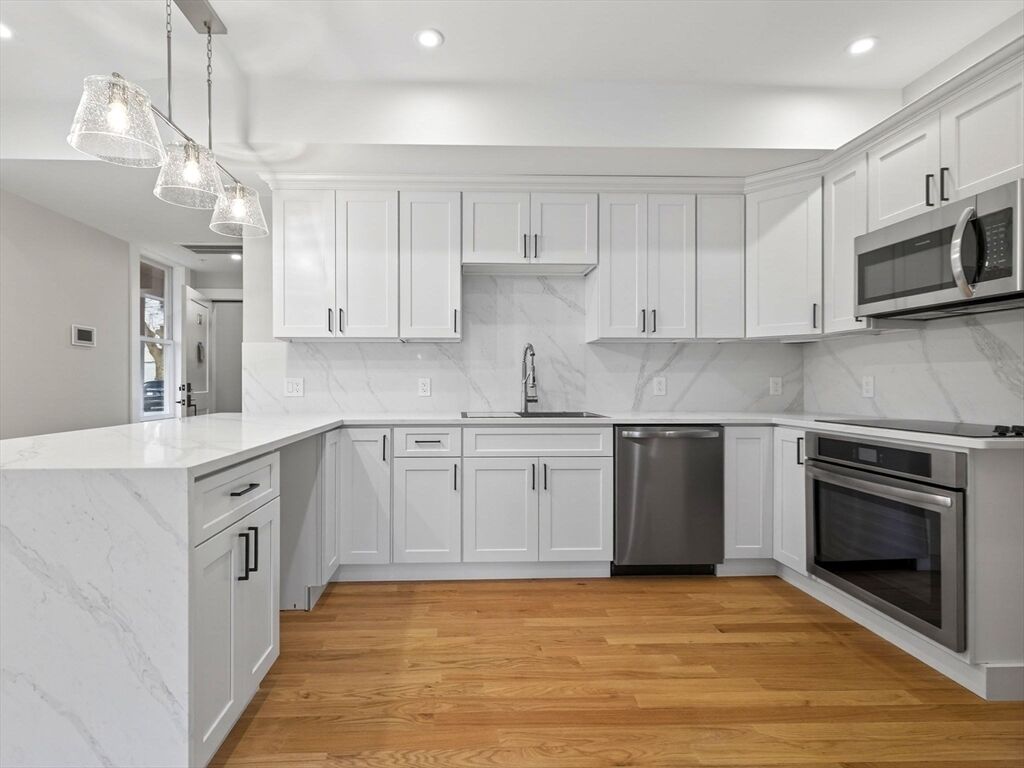 Property Photo:  60 Stanley Street 101  MA 02125 