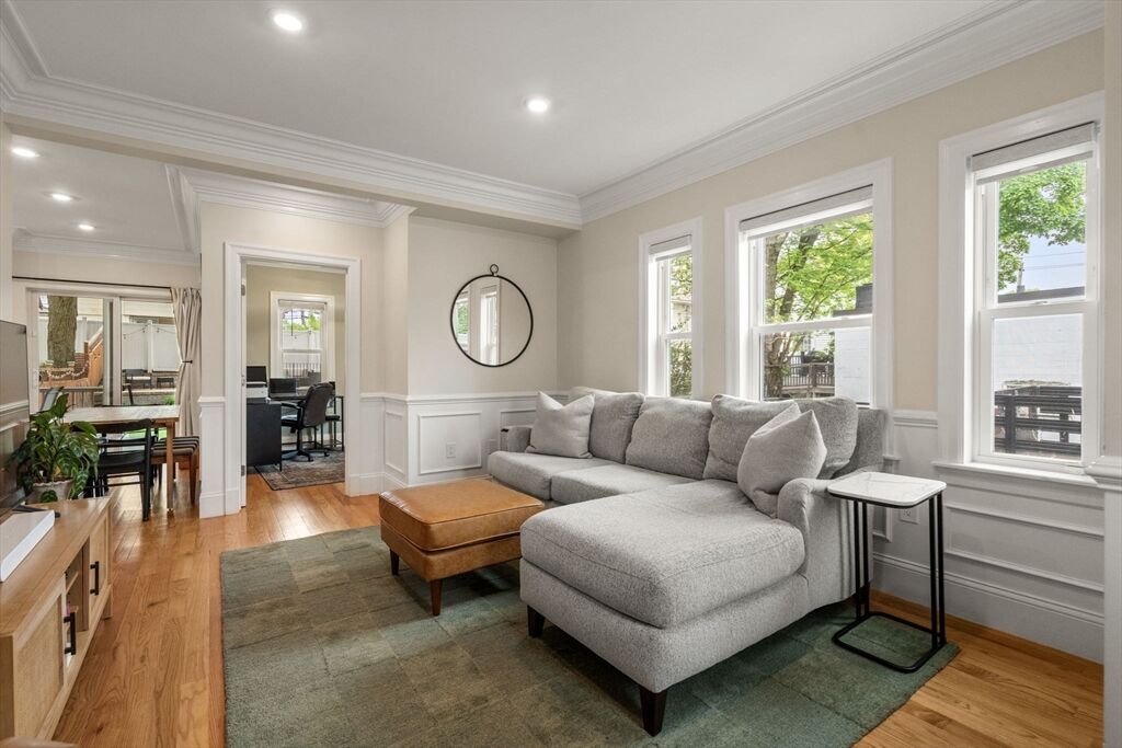 Property Photo:  256 Sycamore St 256  MA 02472 