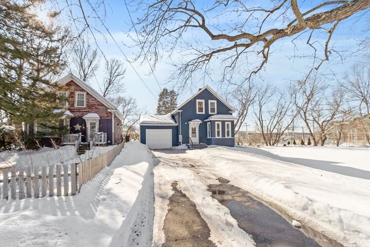 Property Photo:  29 Bradstreet Ave  MA 01835 