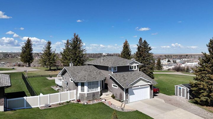 Property Photo: 623 2nd Street E AB T0K 0K0