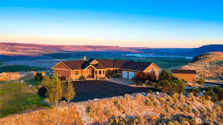 Property Photo: 17 Vista Ridge Road WA 98812