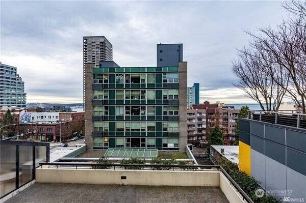 Property Photo: 2201 3rd Avenue 804 WA 98121