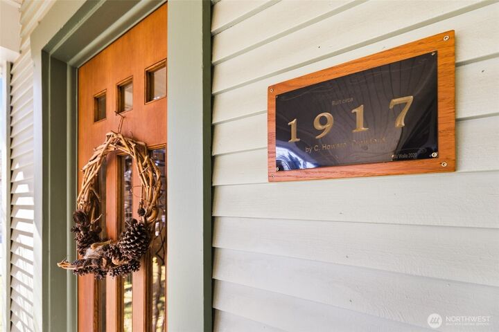 Property Photo:  1235  Isaacs Avenue  WA 99362 