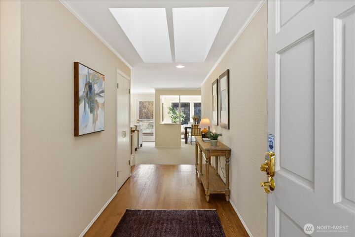 Property Photo:  612  Elm Place  WA 98020 