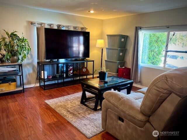 Property Photo:  1320 N Oak Harbor Street 97  WA 98277 