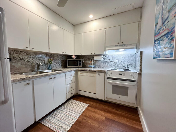 Property Photo:  6239 Bay Club Drive 1  FL 33308 