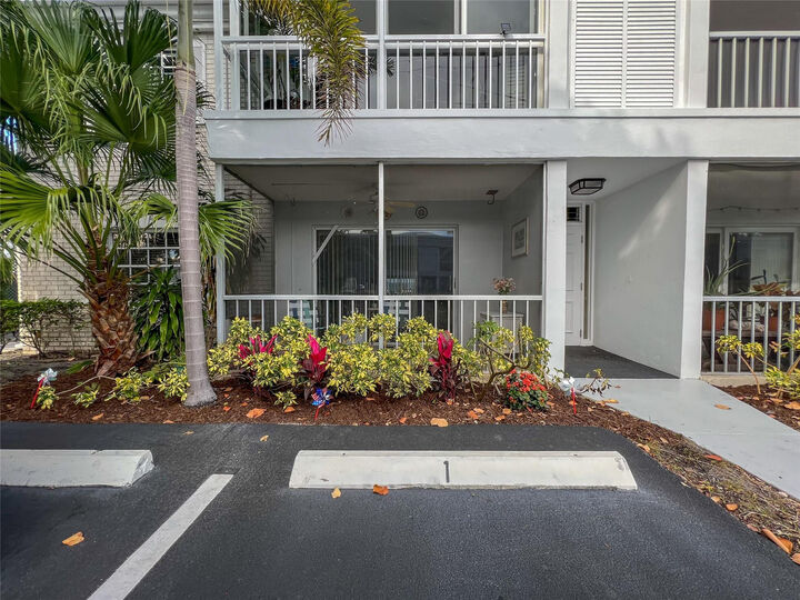 Property Photo: 6239 Bay Club Drive 1 FL 33308