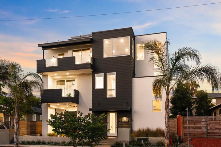 Property Photo:  508 North Tremont Street A  CA 92054 