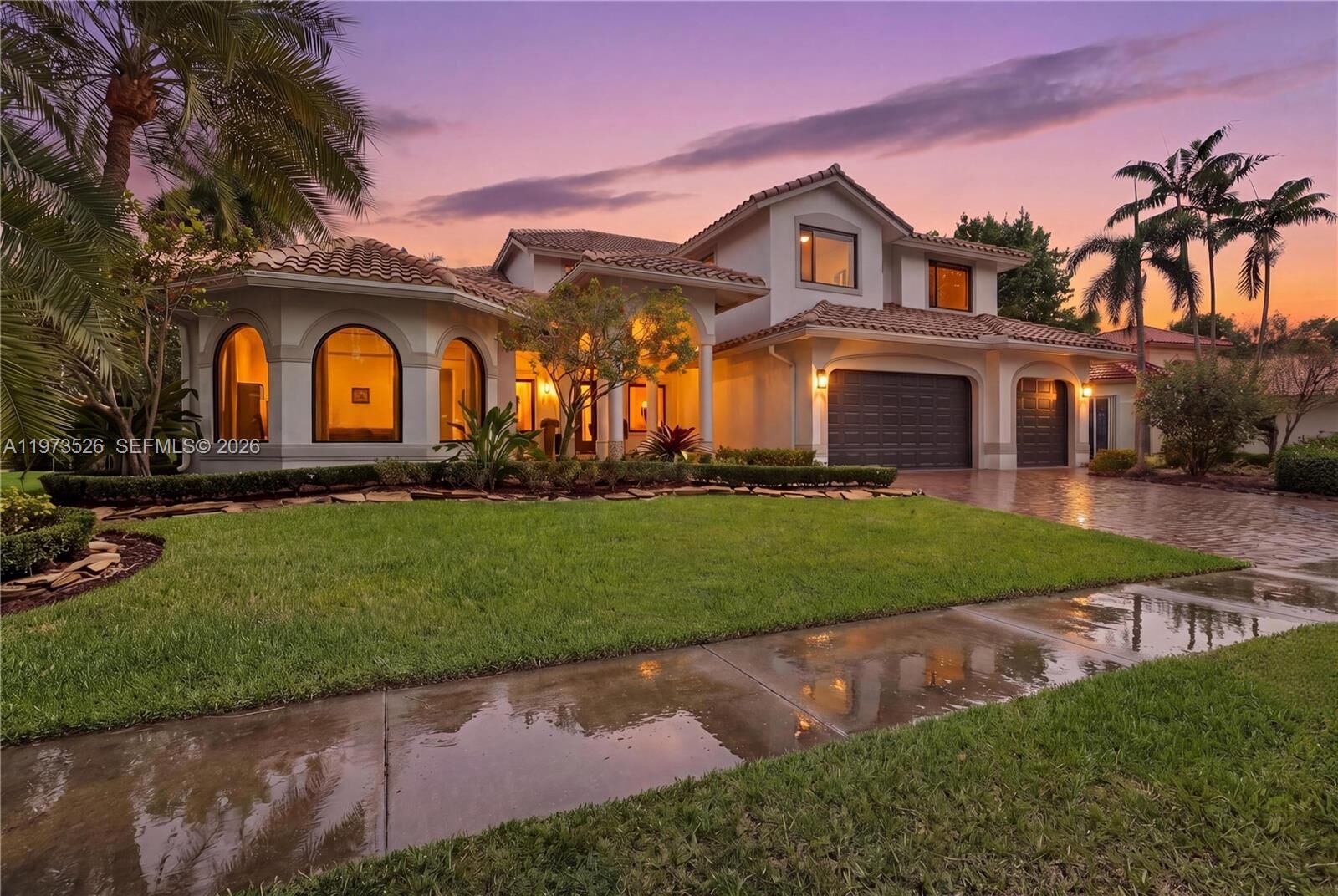 Property Photo:  2465 Provence Cir  FL 33327 