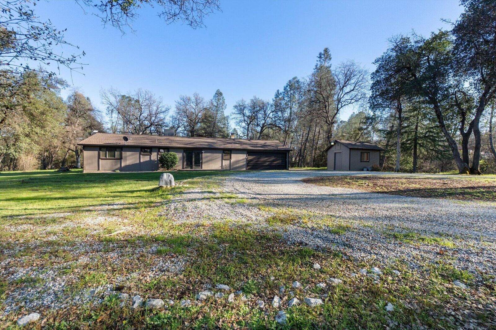 Property Photo: 8003 Narrows Way CA 96001