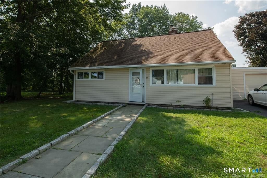 Property Photo:  69 Seaver Circle  CT 06606 