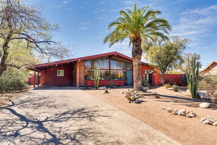 Property Photo:  824 E Mitchell Drive  AZ 85719 