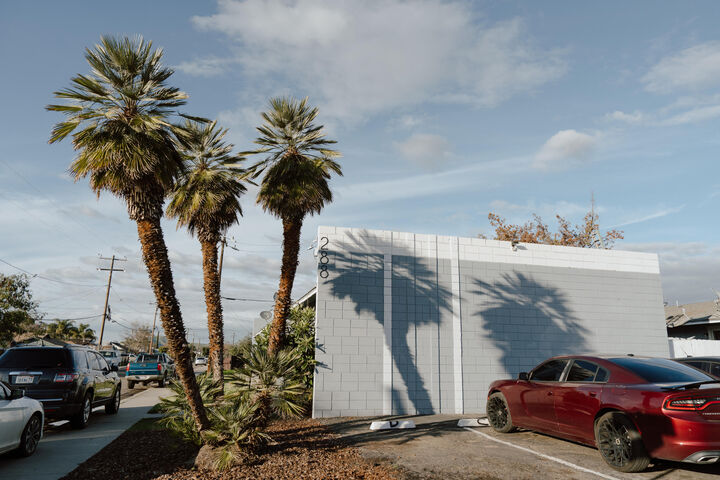 Property Photo:  282 W Date Avenue  CA 93257 