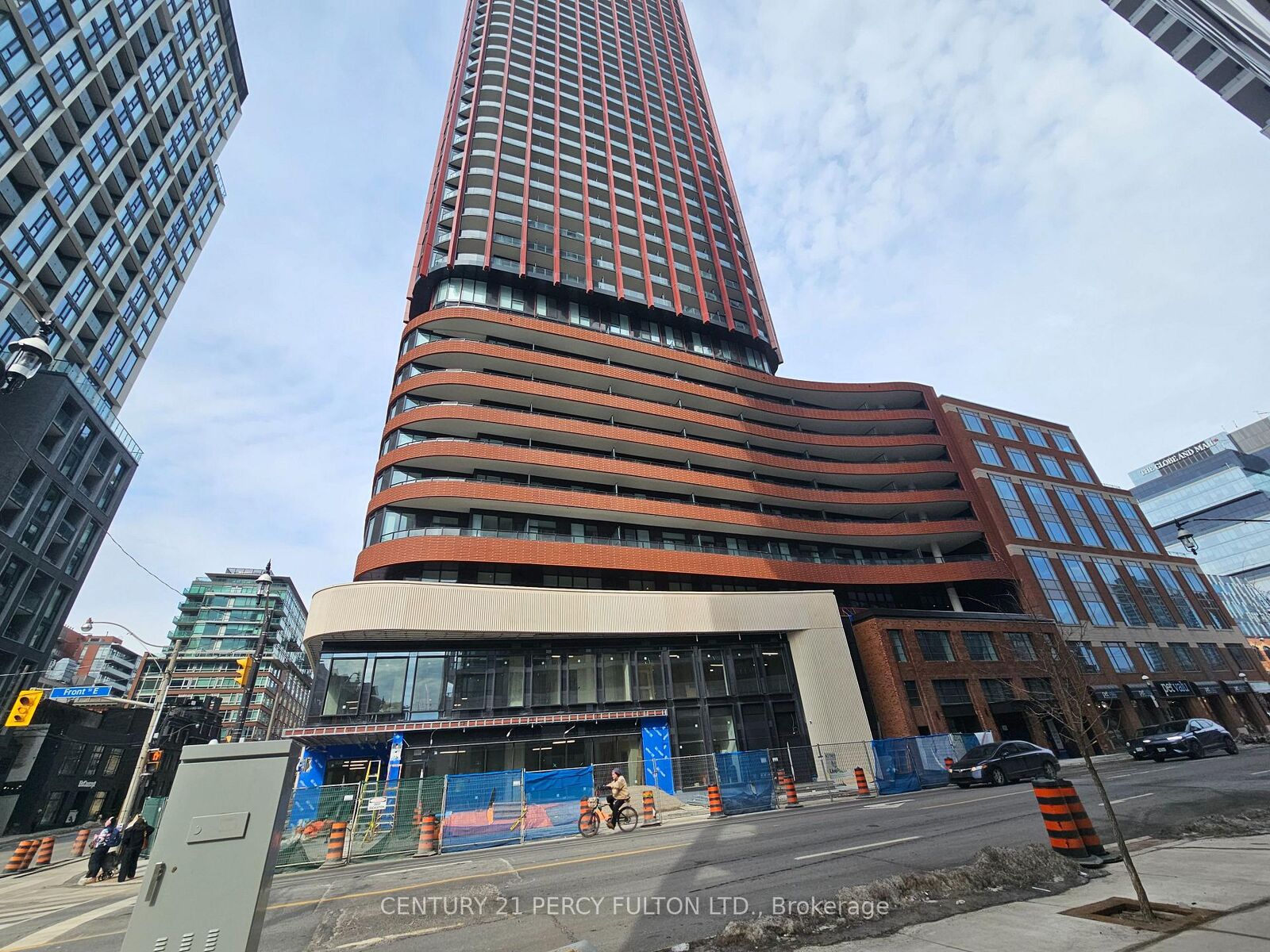 Photo de la propriété: 180 Front Street E 906 ON M5A 0A9